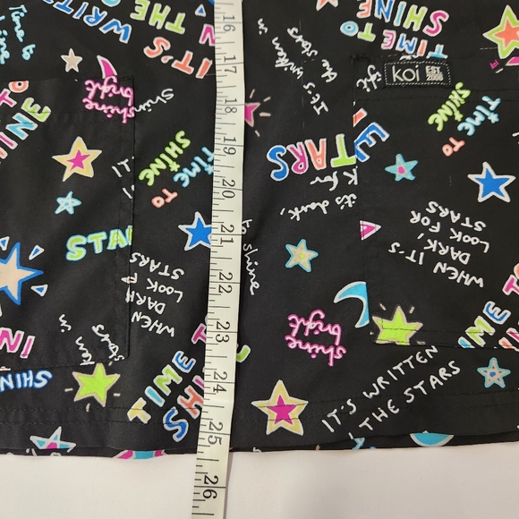 koi basics scrub top sz xl black stars pockets shine bright nursing animal care - Picture 8 of 8